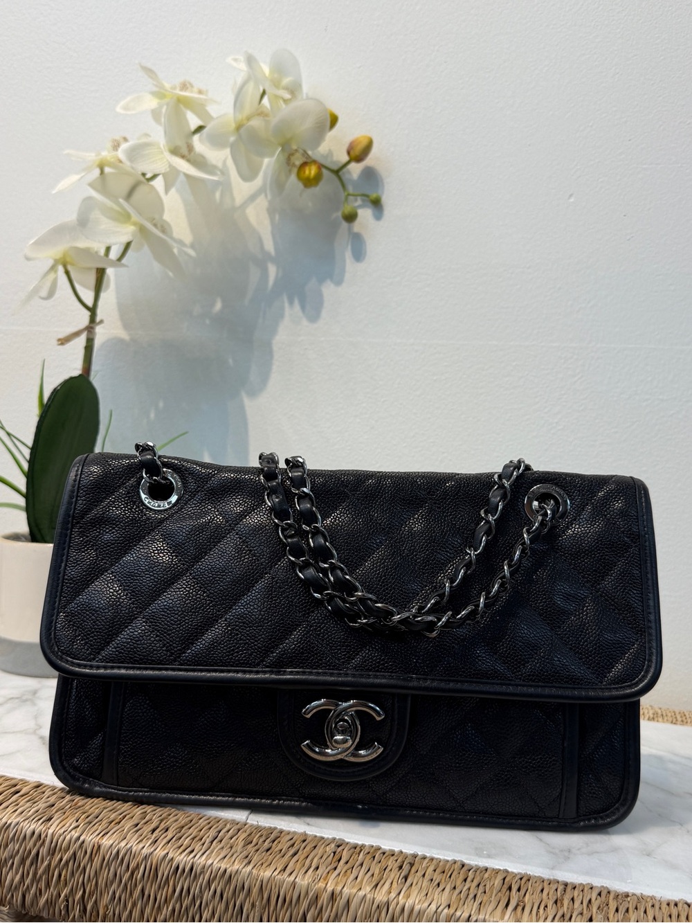 CHANEL Black Quilted Caviar Leather Flap Shoulder Bag Silver Chain CC